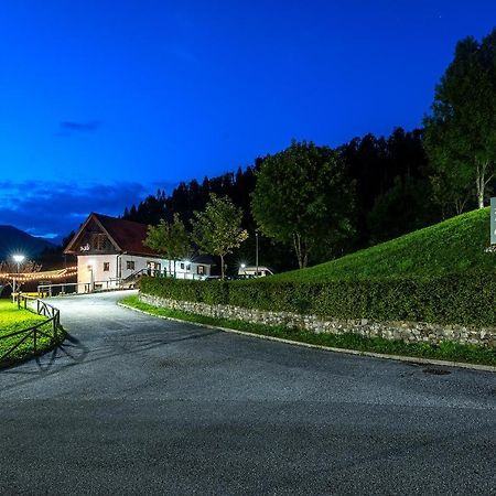 Camping & Caravan Zoncolan โอวาโร ภายนอก รูปภาพ