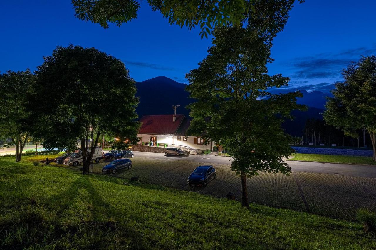 Camping & Caravan Zoncolan โอวาโร ภายนอก รูปภาพ